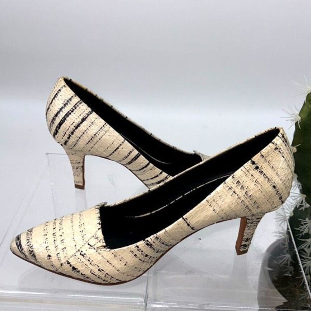 Theory Leather City Pump Pointed Toe‎ Kitten Heel Cream Black 37/6.5